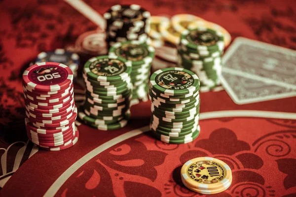 spin 189 platform interface showing football markets, live tables, and slot games